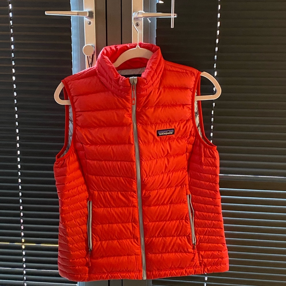 patagonia red puffer vest